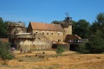 le_chateau_de_guedelon.jpg