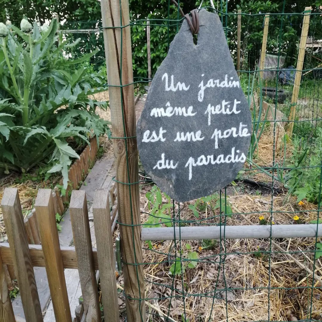 Un jardin, mme petit, est une porte du paradis